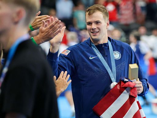 Paris 2024 : La double vie de Nic Fink, nageur médaillé d’argent et ingénieur à plein temps