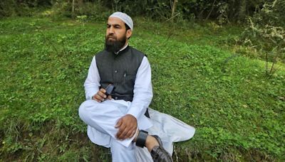 GPS tracker on ankle, Hafiz Sikander campaigns in J&K's Bandipora, says 'loved ones wary of coming close'