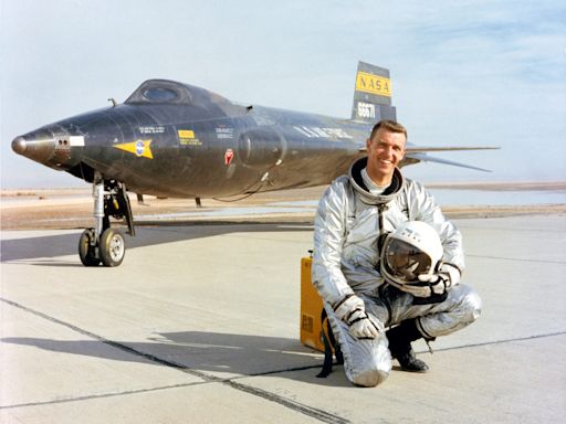 Astronaut and accomplished pilot Joe Engle dies at 91