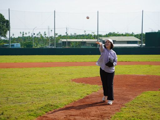 屏東新建潮州棒球場啟用 周春米開球 (圖)