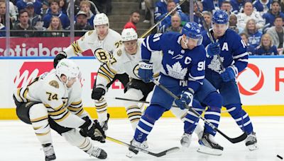 Brad Marchand's record goal helps Bruins beat Maple Leafs