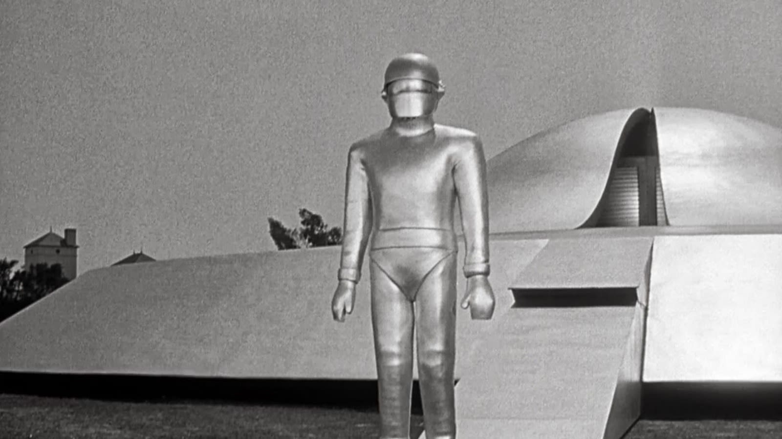 The Day The Earth Stood Still Put Gort's Actor Through A Gauntlet Of Pain - SlashFilm