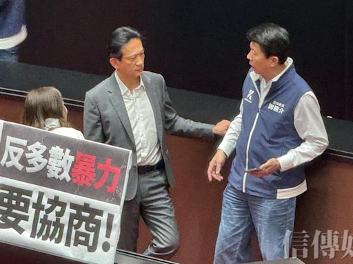 林俊憲、謝龍介同台較勁也相互拉抬 準台南市長參選人的相愛相殺