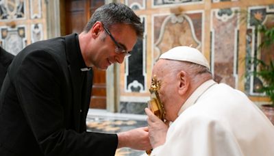 Pope urges reparation to the Sacred Heart, including for abuse crisis