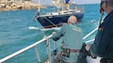 La Guardia Civil salva un velero a la deriva frente a València