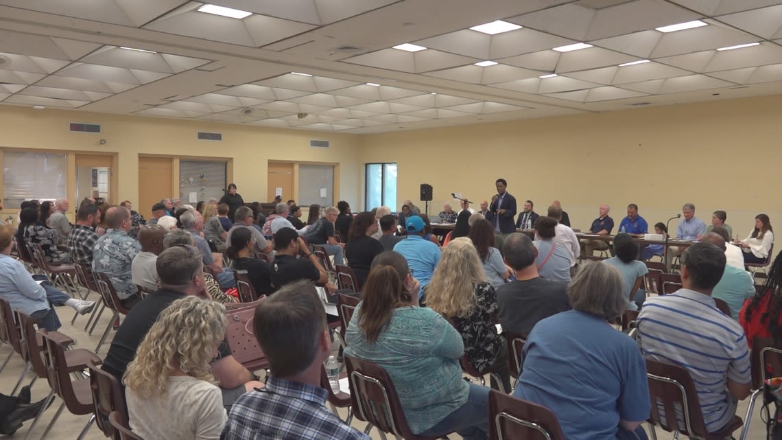 Oceanway neighbors flood city, Chick-fil-A with questions about 600-plus page traffic study