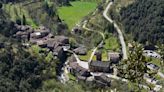 El pueblo medieval de Girona escondido en un parque natural que salvó a su Cristo milenario de la destrucción en la Guerra Civil