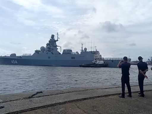 Los buques de la Armada rusa abandonan el puerto de La Guaira, en Venezuela