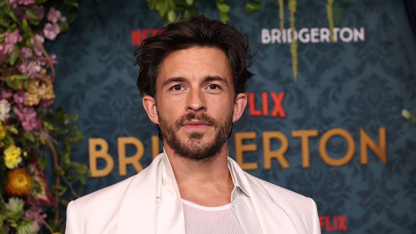 Jonathan Bailey Is Jacked For 'Jurassic World' Movie