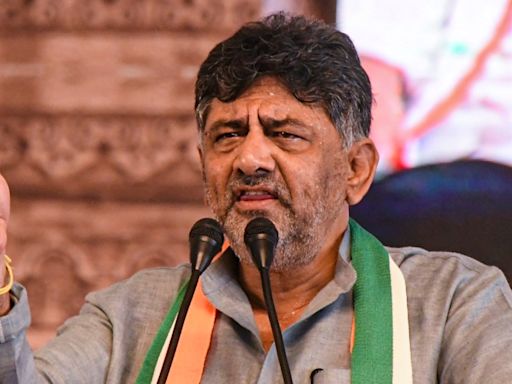 DK Shivakumar takes night rides in Bengaluru to inspect roads after ‘pothole free city in 15-days' promise