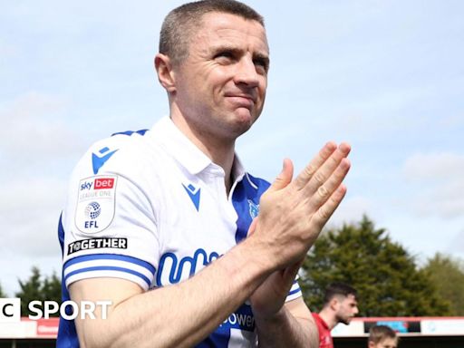 Jordan Rossiter: Shrewsbury Town sign midfielder on one-year deal