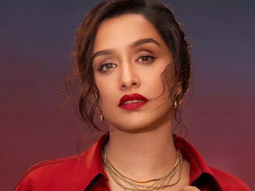 Shraddha Kapoor Asks 'Duniya Mein Sabse Best LAAL Cheez Kaunsi Hai?' Fans Instantly Reply 'Red Stree'