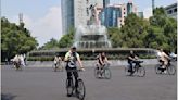 Disfrutan ciclistas paseo dominical en CDMX