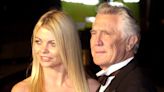 George Lazenby, el James Bond efímero que se hizo hippie, tomó la peor decisión de su vida y se retiró sin pena ni gloria