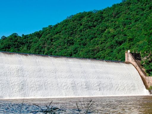 El increíble pueblo cercano a la Casa de Tucumán con aguas cristalinas en medio de la montaña