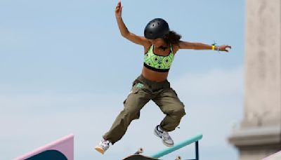 JO 2024 (skateboard): pourquoi Rayssa Leal est considérée comme la "petite-fille" du Brésil