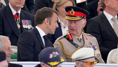 König Charles III. erinnert an den Einsatz der Veteranen beim D-Day-Gedenken