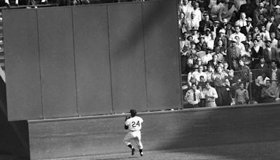 The Catch: Willie Mays’ over-the-shoulder grab in the 1954 World Series ‘wasn’t no lucky catch’ - WTOP News