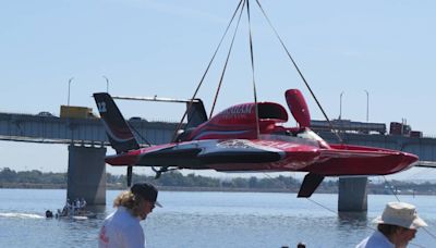 Hydroplanes roar down the Columbia River for H1 Unlimited spring training in Tri-Cities