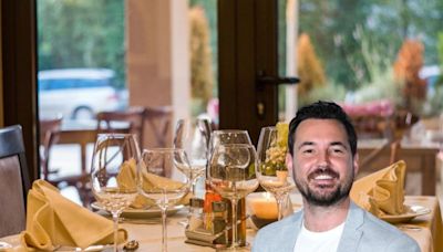 'Some squad': Martin Compston and Scots star spotted at Glasgow restaurant