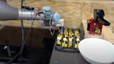 Chef robot recrea y mejora los platillos que ‘ve’ en tutoriales de comida