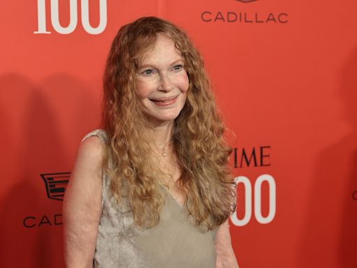 Mia Farrow exits just opened Broadway play ‘The Roommate’ due to COVID