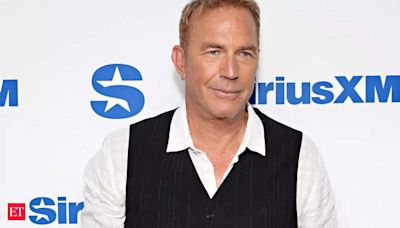 Is Kevin Costner in love with Jewel? This is what actor has said