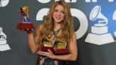 Shakira, de sus 4 cambios de vestuario a su promesa a sus hijos en los Latin Grammy: “Voy a ser feliz”