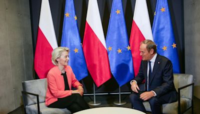 Von der Leyen y Tusk insisten en que Europa potencie su Defensa e industria de armamento