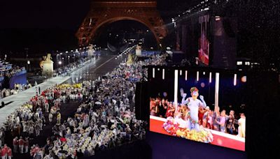 The ‘blue man’ at this year’s opening ceremony defends memorable Olympic moment