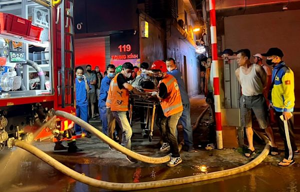 Large apartment fire in central Hanoi kills 14 people