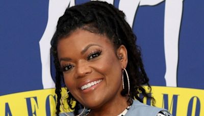 TVLine Items: Yvette Nicole Brown Visits Frasier, Walking With Dinosaurs Returns and More