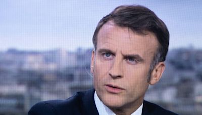 Emmanuel Macron temporise sur la nomination du gouvernement et balaie la candidature surprise du Nouveau Front Populaire