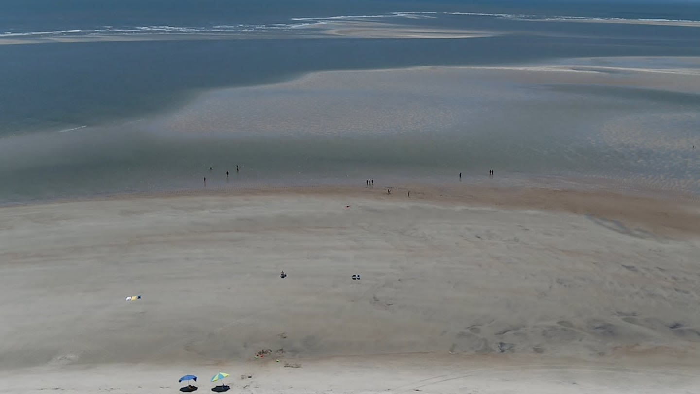 Woman drowns after being swept up by current while walking along sandbar on Tybee Island