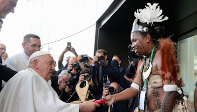 Pope urges end to decades of Papua New Guinea tribal conflict