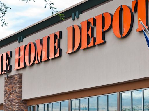 Going Into Earnings, Is Home Depot Stock a Buy, a Sell, or Fairly Valued?