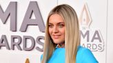 Kelsea Ballerini Snaps Must-See Selfie with Country Legends at CMA Awards