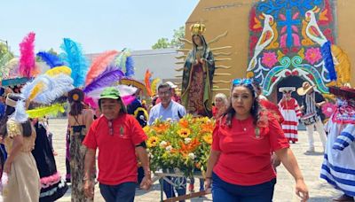 Pobladores de la colonia Santa Cruz Atoyac celebran la Santa Cruz