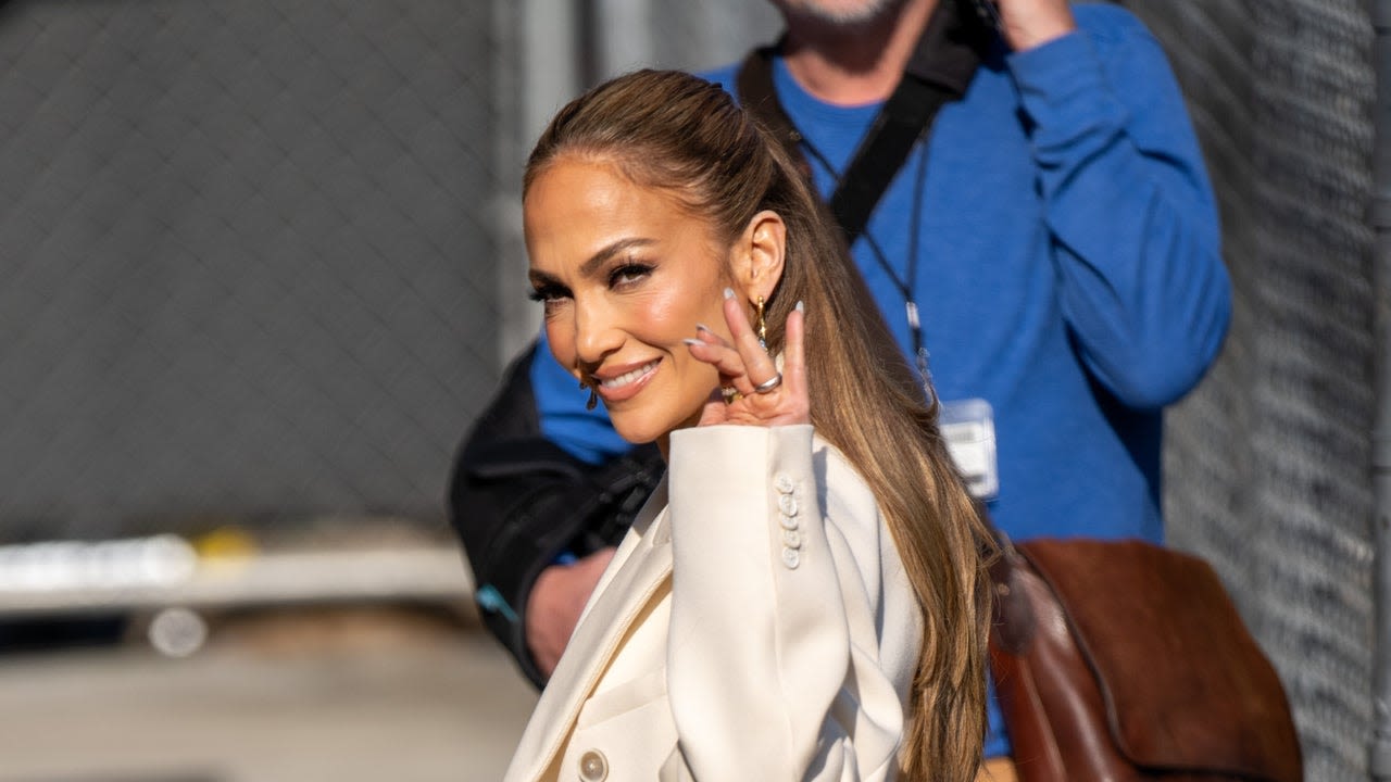 Jennifer Lopez Mentions First Ben Affleck Engagement Amid Split Rumors
