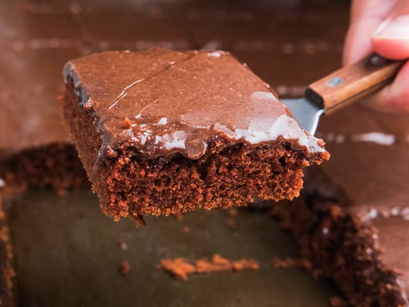 I Tried Jennifer Garner's Beloved Chocolate Sheet Cake