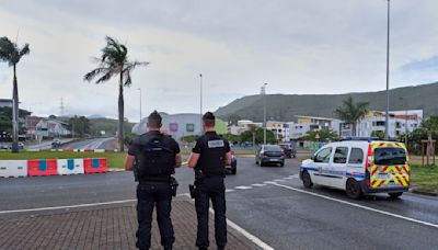 Francia prepara estado de emergencia para territorio en el Pacífico por fuertes disturbios