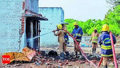 10 workers die in blast at Tamil Nadu's Sivakasi firecracker unit | Madurai News - Times of India