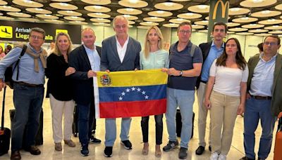 Los parlamentarios del PP expulsados de Venezuela llegan a Barajas: "Se está preparando un gran pucherazo"