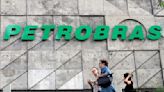 Ibovespa tem oscilação tímida com Petrobras atenuando efeito de Wall Street Por Reuters