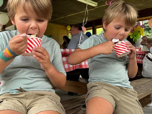 Ice cream social brings neighborhood together