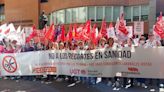 Los sindicatos se manifiestan contra el decreto de macroáreas de Sanidad y piden las 35 horas