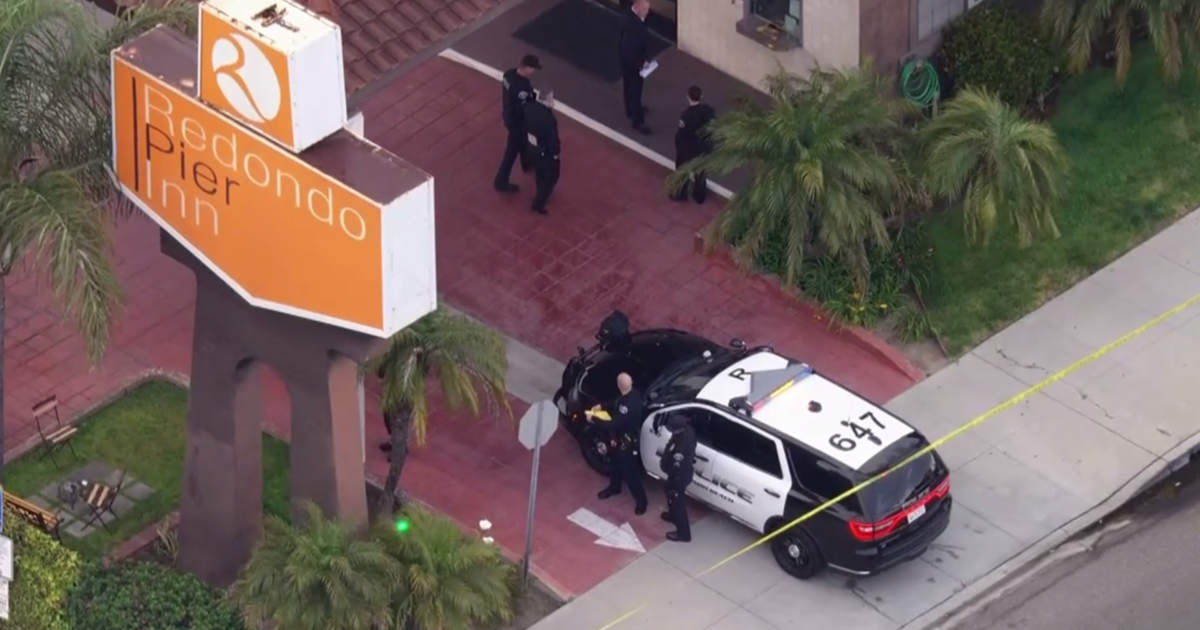 Man found shot outside hotel near Redondo Beach Pier
