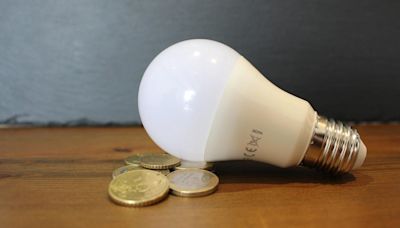 El IVA de la factura de la luz vuelve a bajar hasta el 10% tras la subida de precio de la electricidad en junio