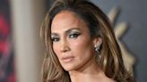 Jennifer Lopez cumplió 55 años y lo celebró al estilo "Bridergertob": las fotos de la fiesta