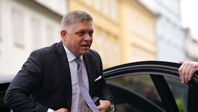 Atacaron a tiros al primer ministro de Eslovaquia, Robert Fico: está hospitalizado